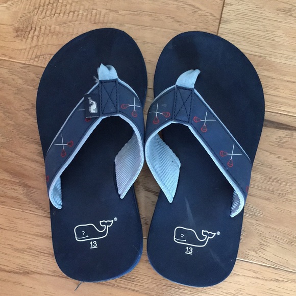 vineyard vines boys flip flops